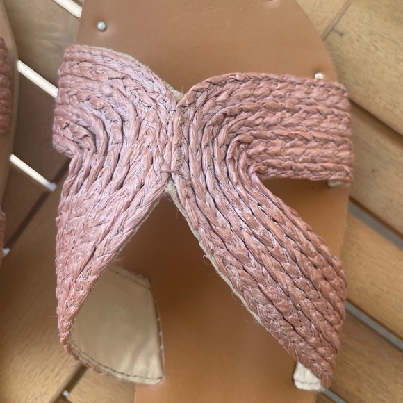 Billabong Light Pink Sandal 9 1/2 - Picture 2 of 8